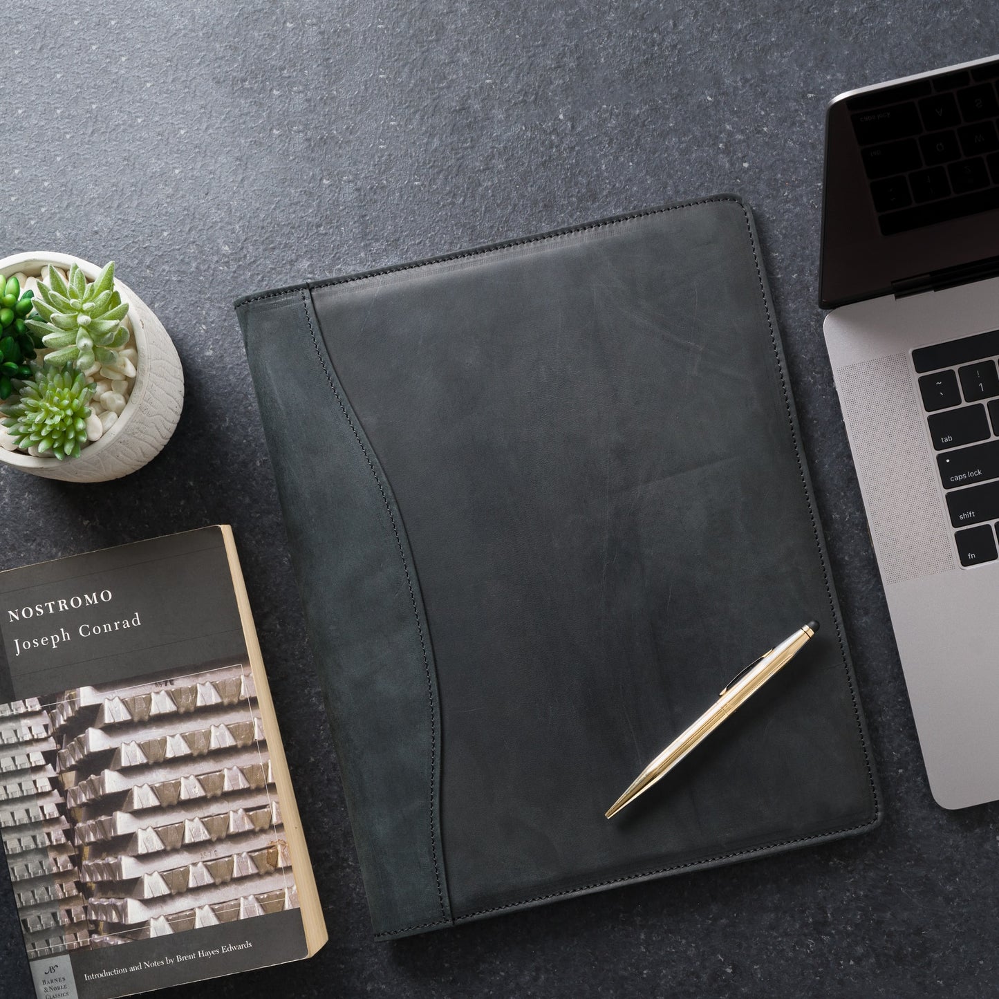 Marshall Padfolio in Charcoal—sleek leather design with pen holder, business card pocket, and A4 folder. Personalizable with fire-branded initials by Atelier PEGAI.