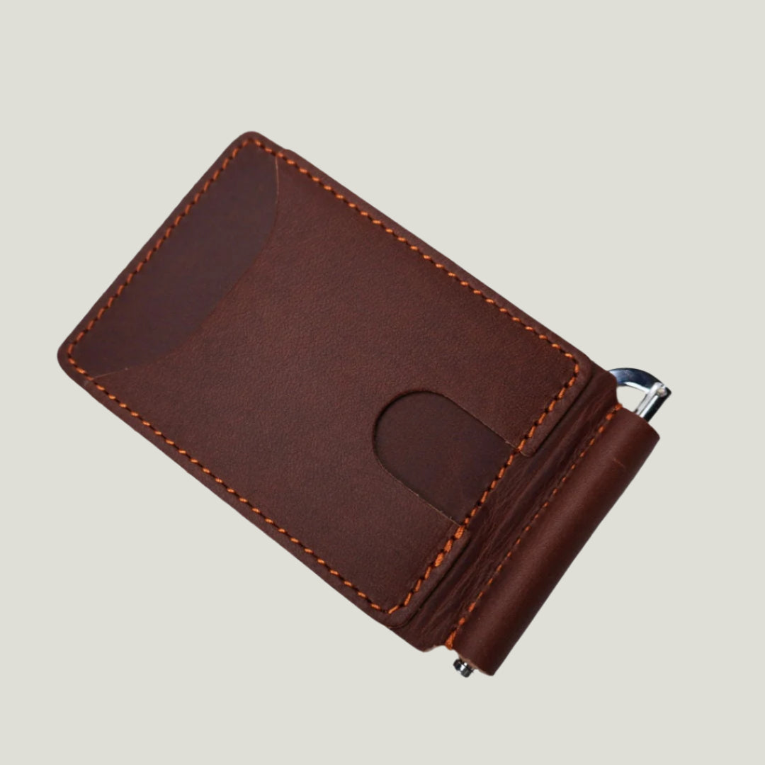 Close-up of the Max Leather Moneyclip Wallet in antique brown, crafted in Ubrique, Spain. Sleek design with card slots, an ID holder, and a sturdy money clip.